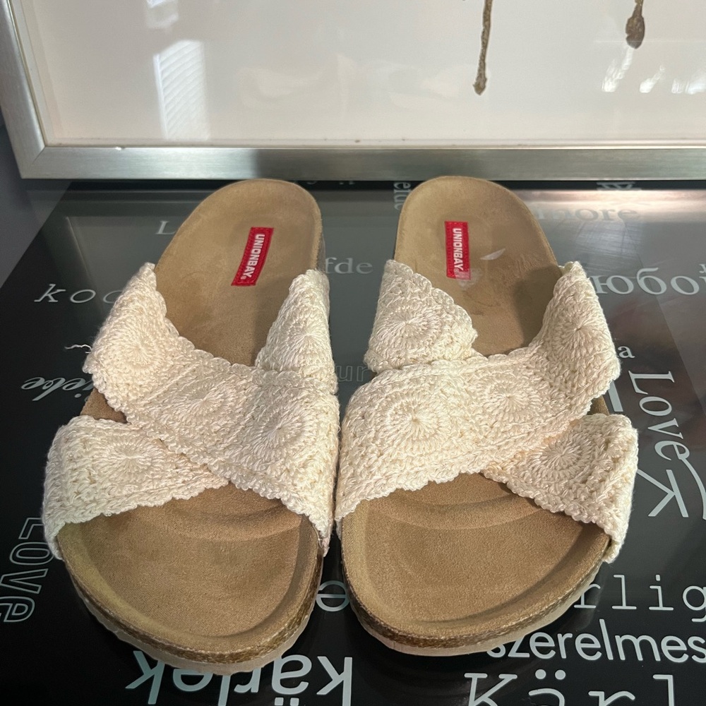 UNIONBAY Cream Textured Sandals